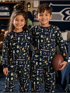 Seattle Seahawks 12th Man NFL Christmas Flannel Unisex Pajama Set Youth Med (8)